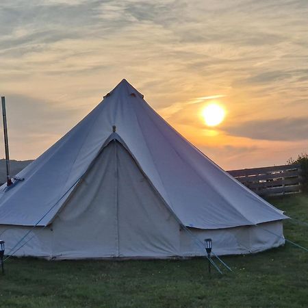 Beautiful 1-Bed Bell Tent In 홀리헤드 외부 사진